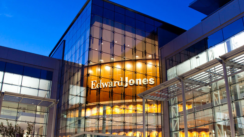 Edward Jones – Financial Advisor: Roy D Gawlick