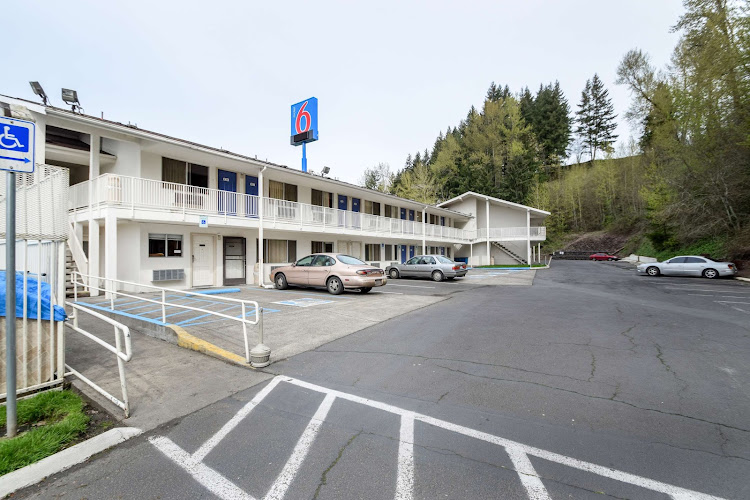 Motel 6 Kelso, WA – Mt. St. Helens